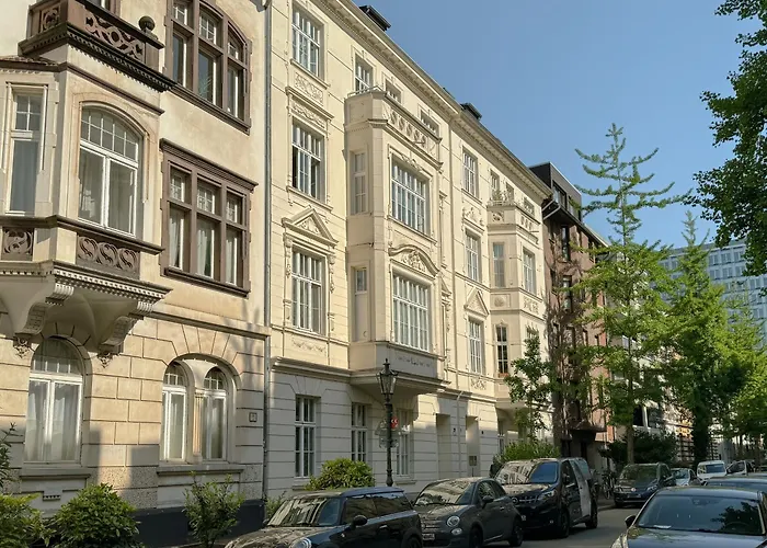 Urbane Oase In Hinterhofresidenz